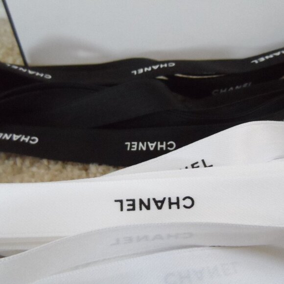 Chanel empty box with ribbons and ornament - Picture 6 of 8